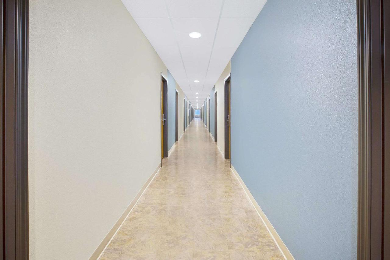 Woodspring Suites Columbus Urbancrest Grove City Buitenkant foto